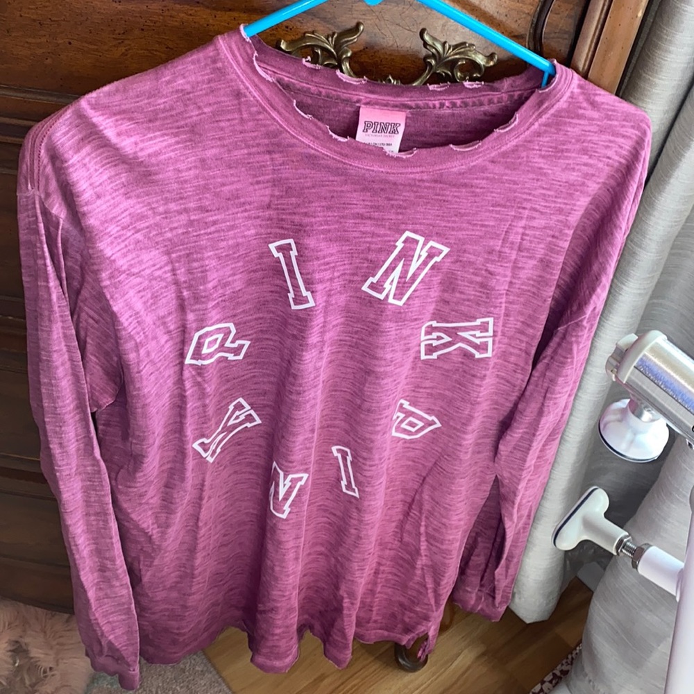 Victoria’s Secret pink long sleeve size small. Work a few times.